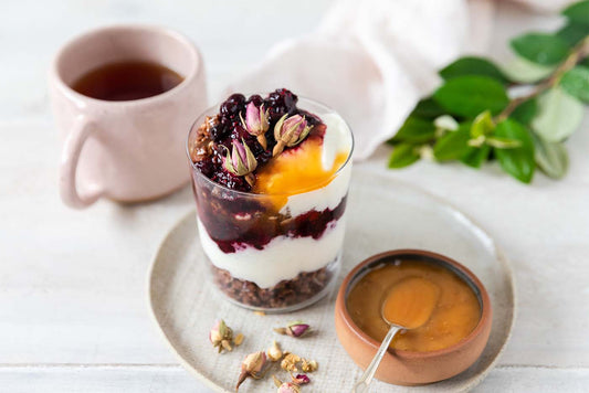 Mānuka Honey, Berry and Greek Yoghurt Parfait